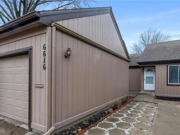 6616 Bradshaw St, Shawnee, KS 66216