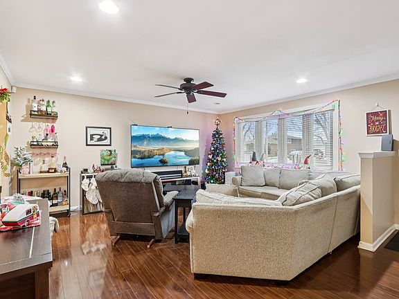 2nd image of 641 Winthrop Ave