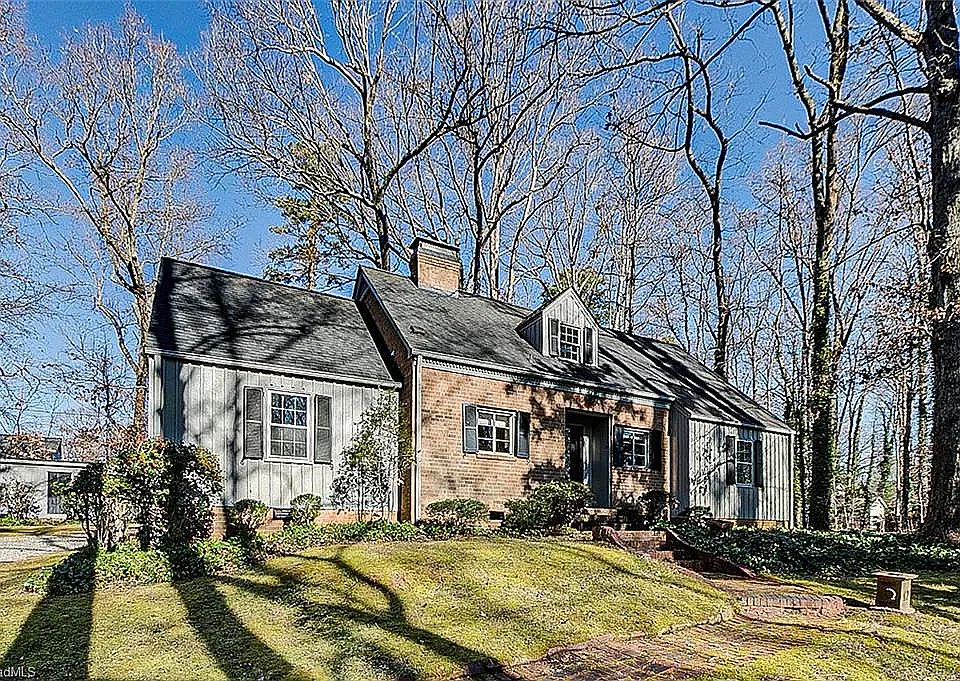 1st image of 1402 Roanoke Dr