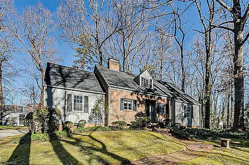 1402 Roanoke Dr Photo 1