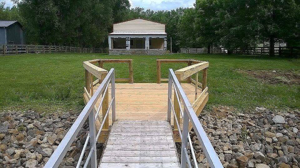 2nd image of 440 Powell Riverfront Rd