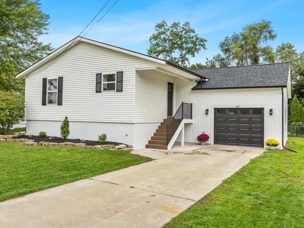 805 N Walnut St, Greenville, MI 48838