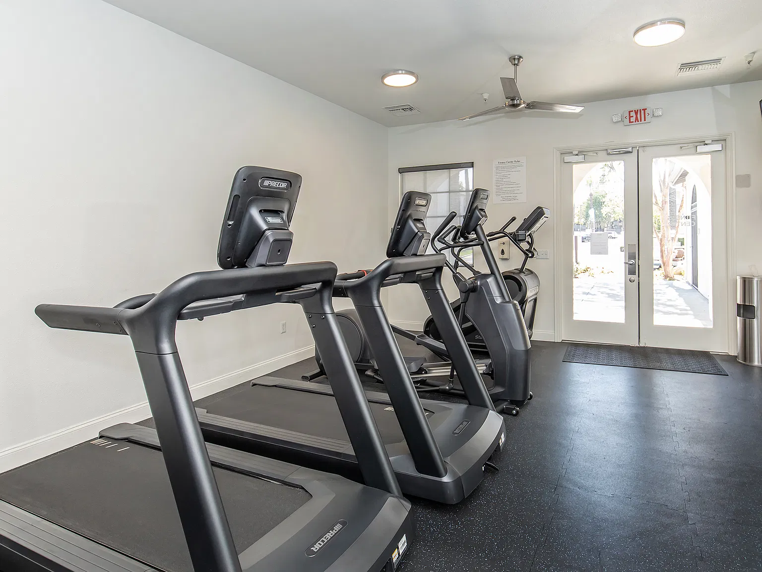Vista Imperio Apartments — Photo 4