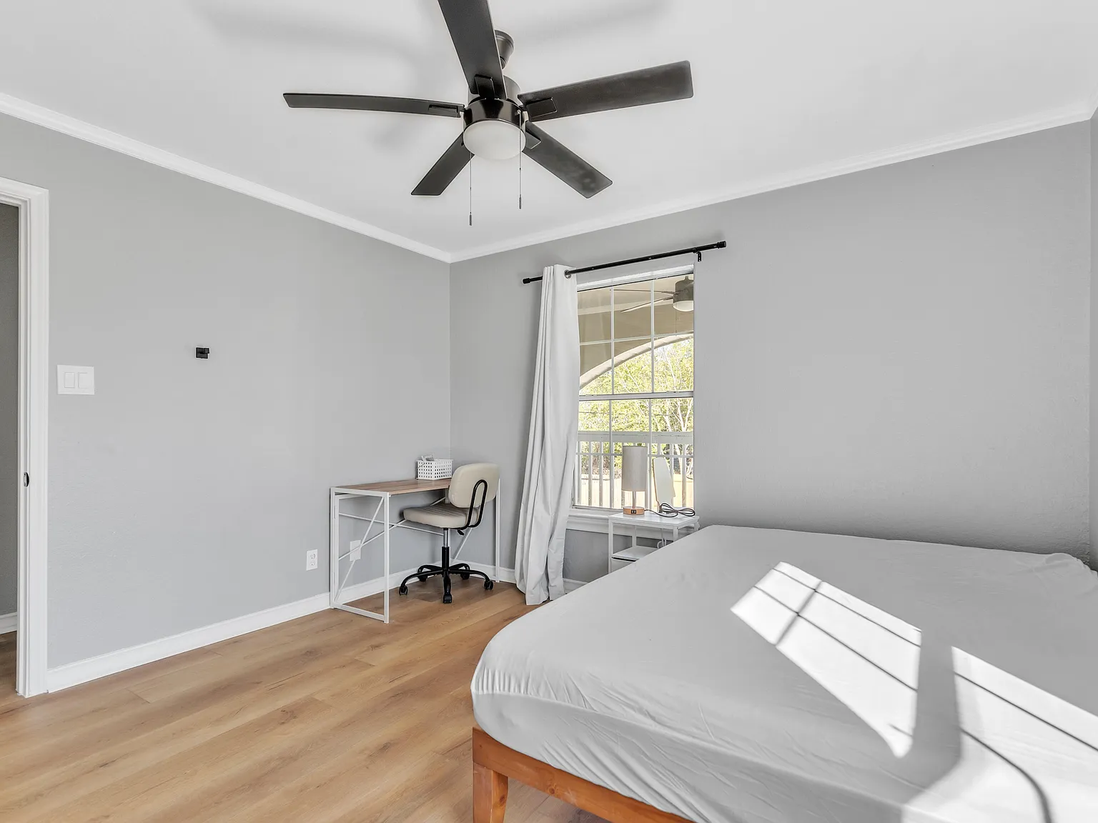 4 bed, 4.0 bath, 2970 sqft, $776 — Photo 2