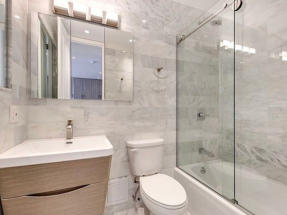 5th image of 248 E 33rd St #4D