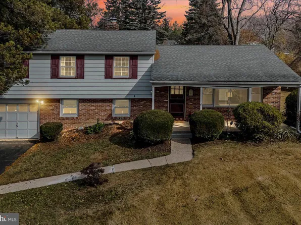 1605 Country Ln, Aston, PA 19014