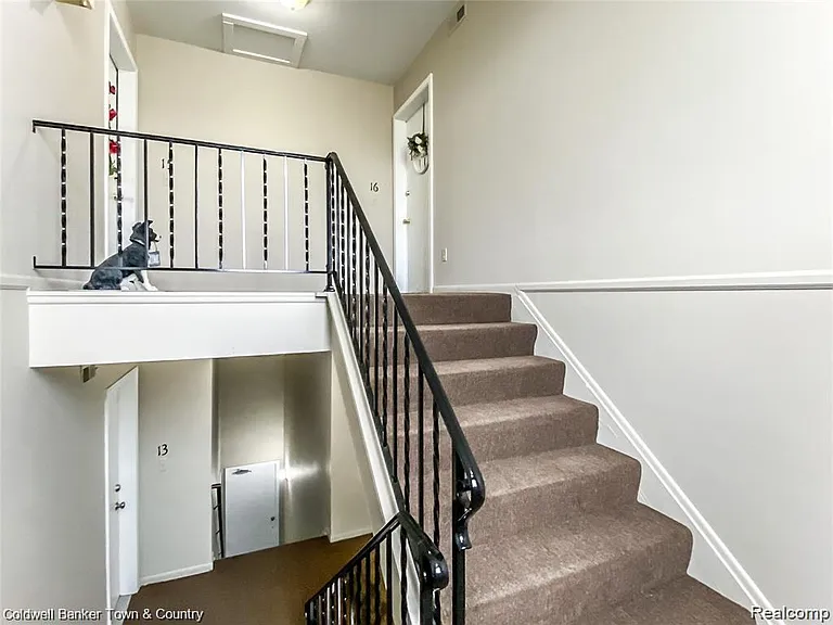 311 W Highland Rd #T16 — Photo 7