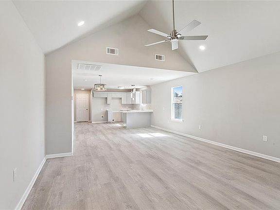 2nd image of 2505 Flamingo St