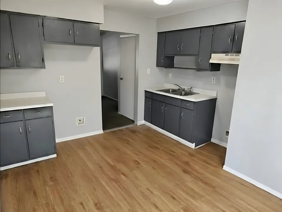 5131 Independence Ave #1