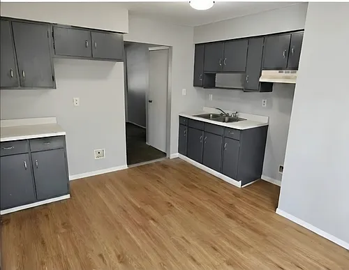 5131 Independence Ave #1 Photo 1