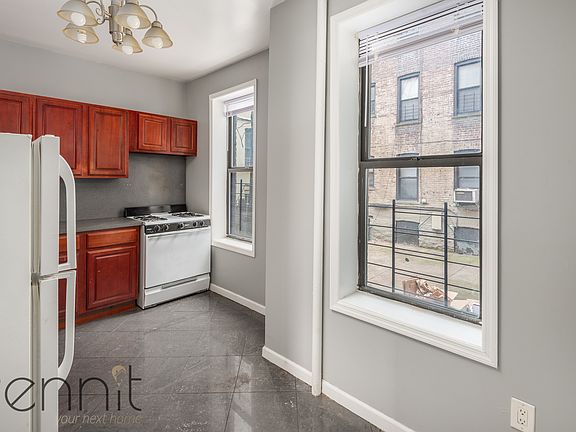 2nd image of 1124 43rd St APT A1