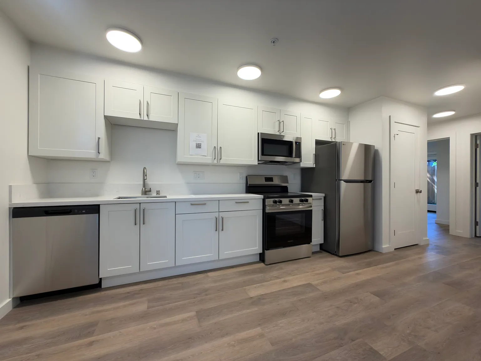2 bed, $3,999 — Photo 2