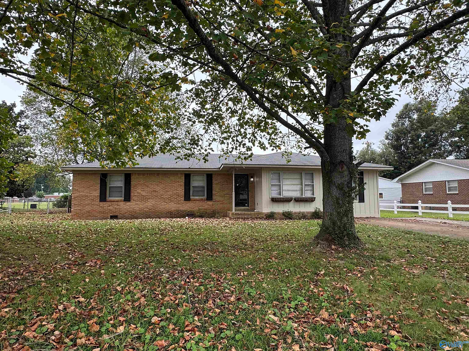 4 bed, 2.0 bath, 1725 sqft, $1,795 — Photo 1