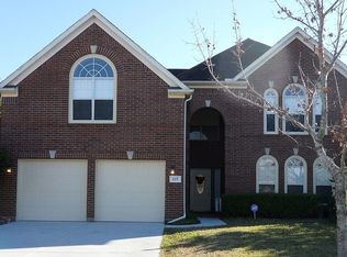 215 Plum Cir, Lake Jackson, TX 77566