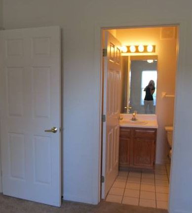 5th image of 8914 Fox Glove Way