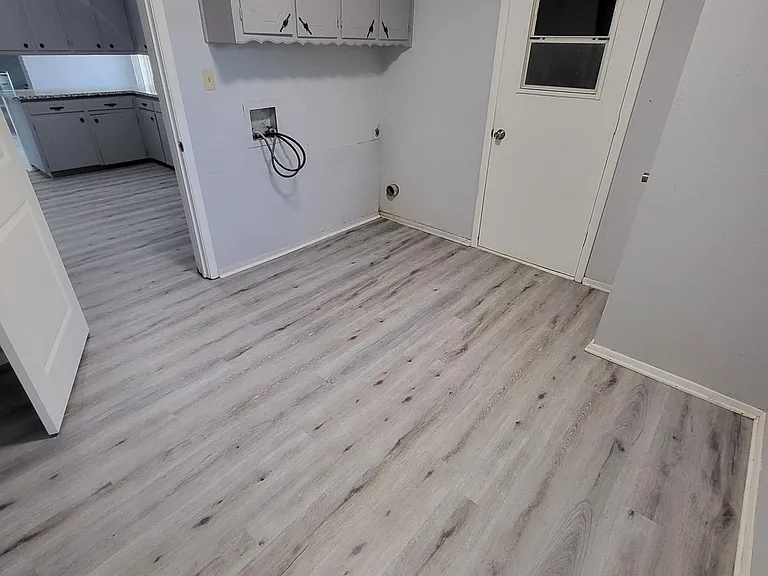 2441 Robert Burns Dr — Photo 19