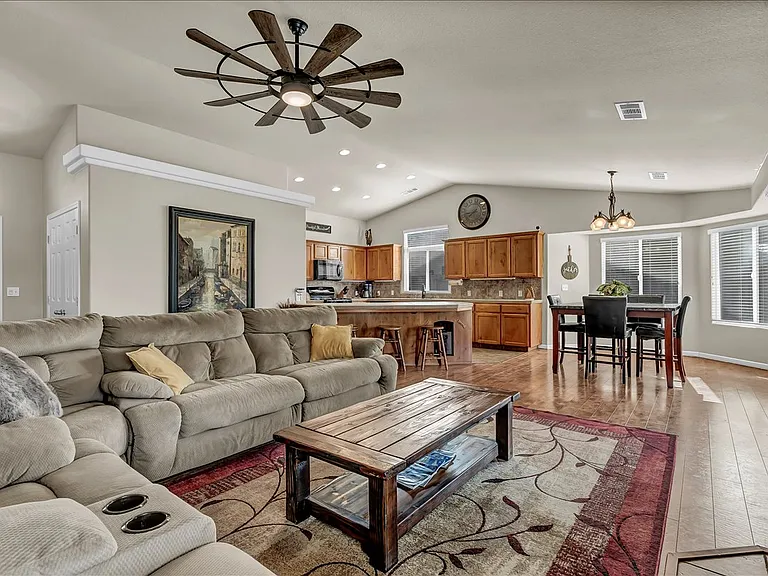 2435 N Crowe St — Photo 10