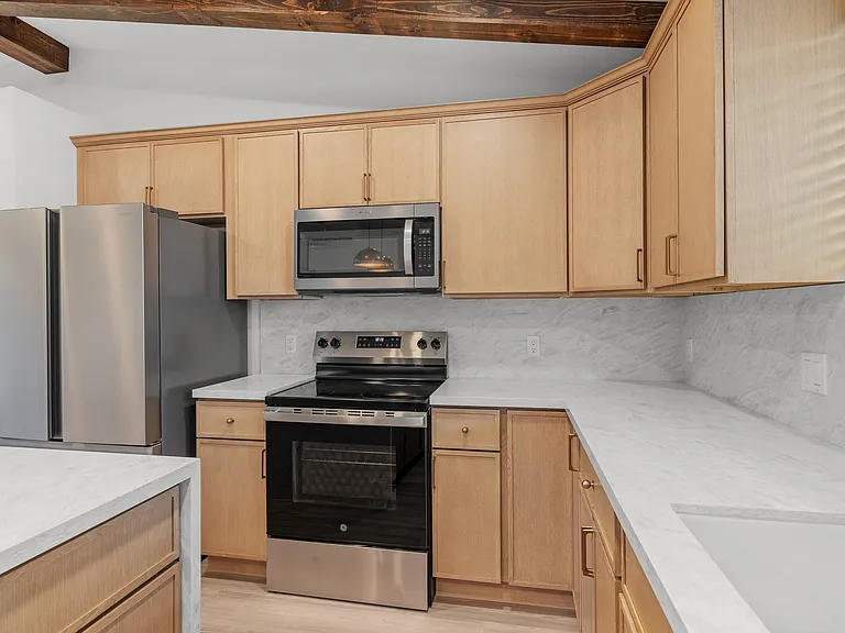 1116 Golden Rd — Photo 23