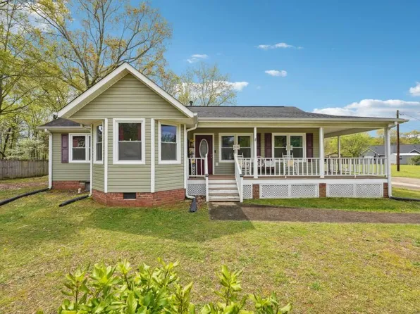 707 Calloway Dr, Rockmart, GA 30153