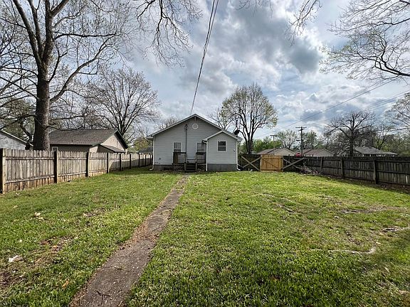 4th image of 1015 W Cass Avenue