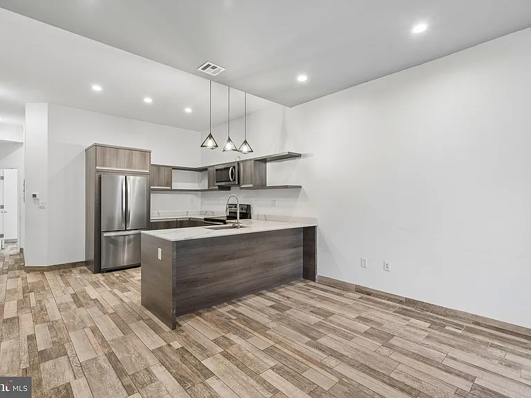 2028 E Fletcher St #1 — Photo 1