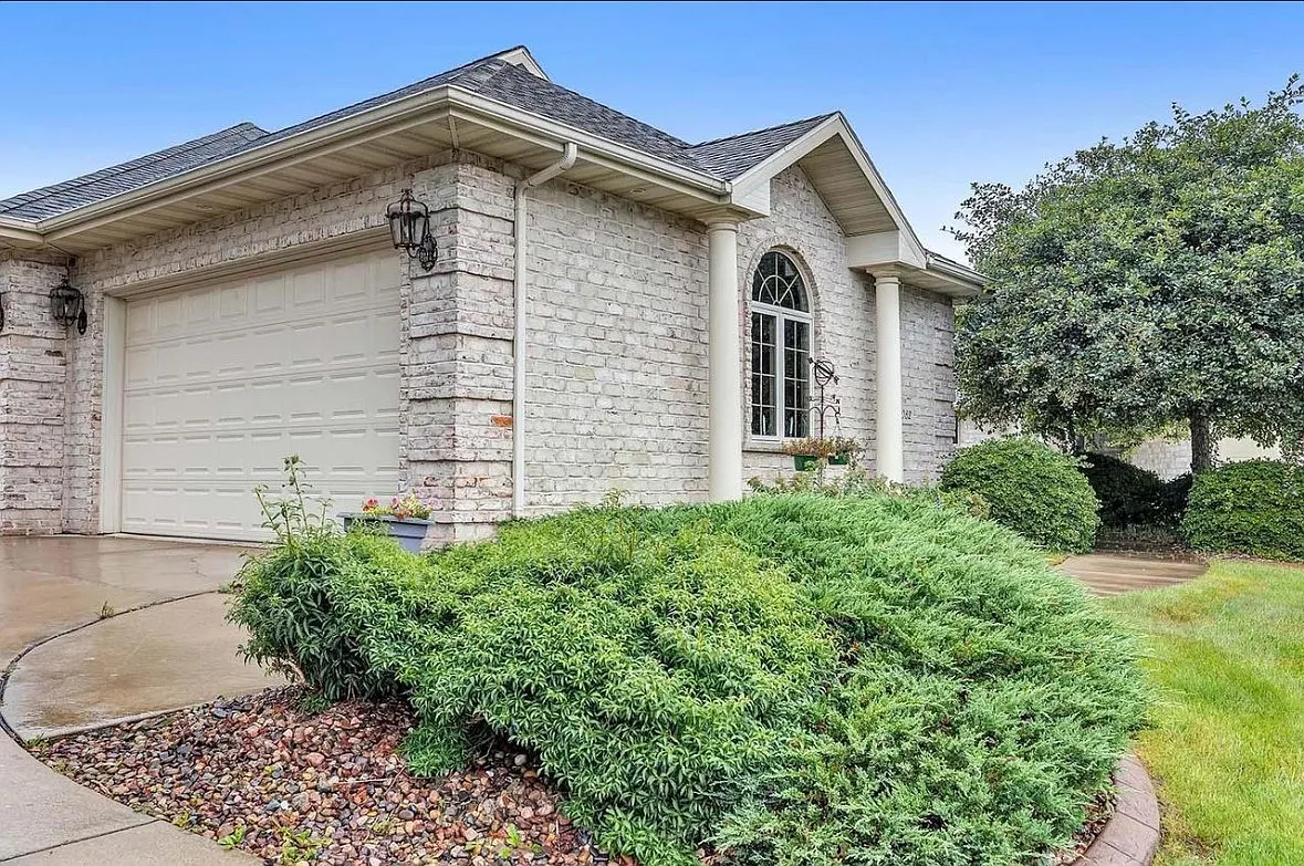 Building Photo - 1082 Coronado Ct