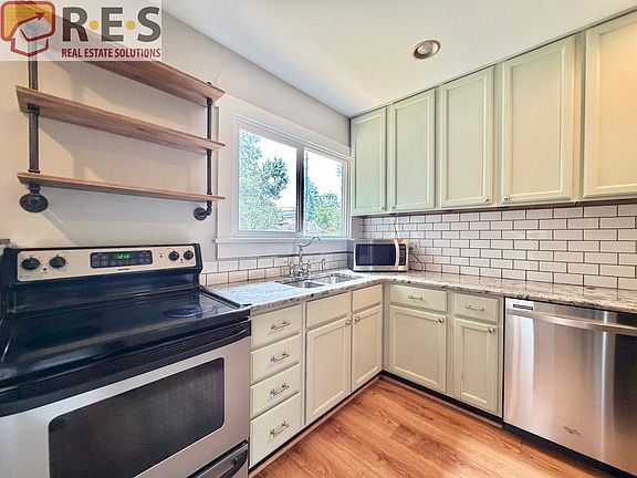 3rd image of 1146 Jackson St
