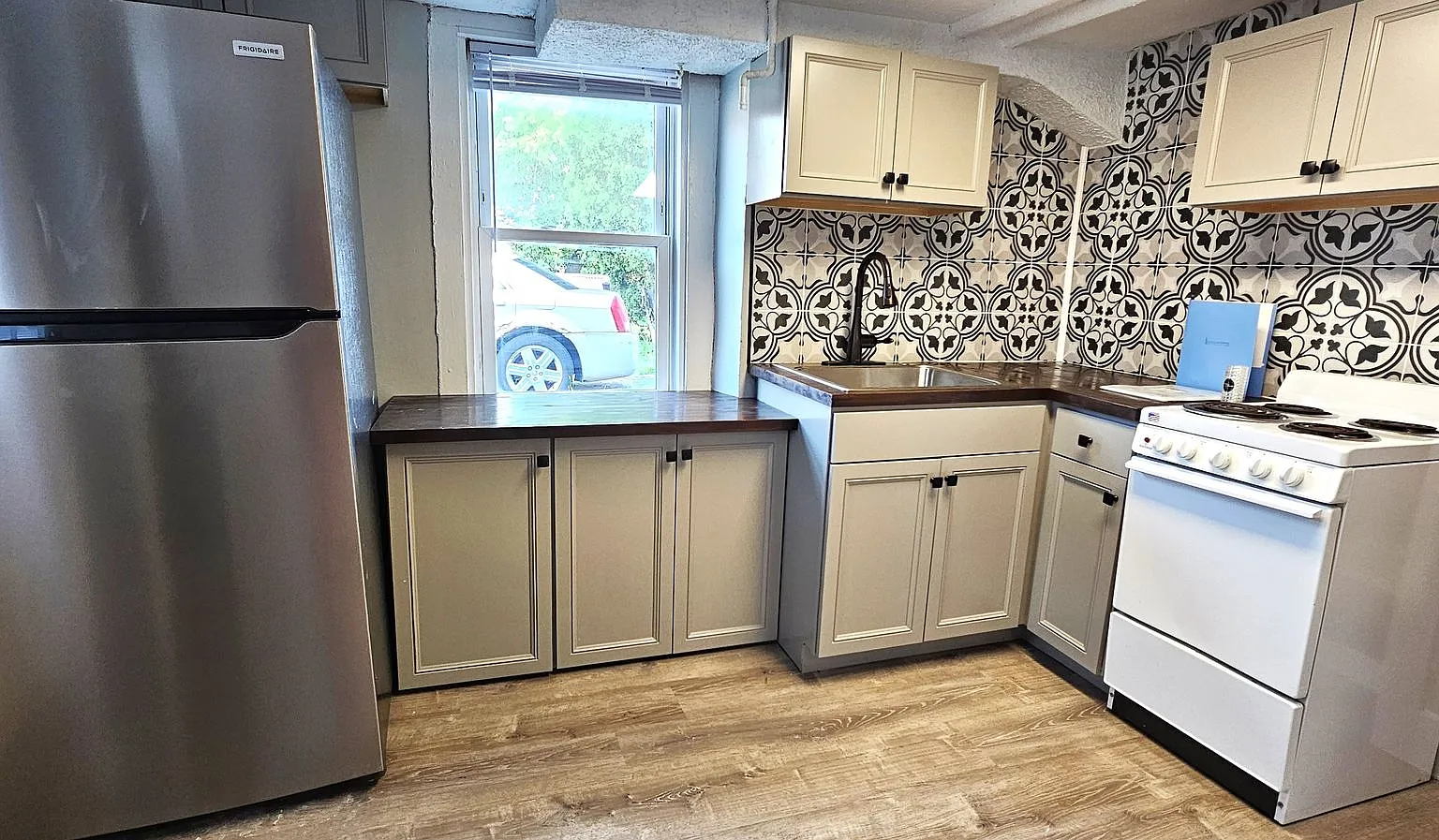 603 Riverside Avenue — Photo 1