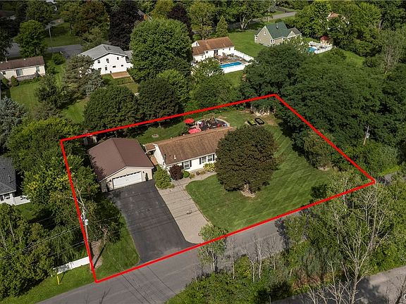 3rd image of 5 Concord Blvd
