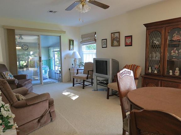 4th image of 11 Chopin Ct