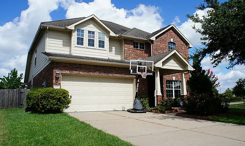 1st image of 2902 Laurel Brook Ln