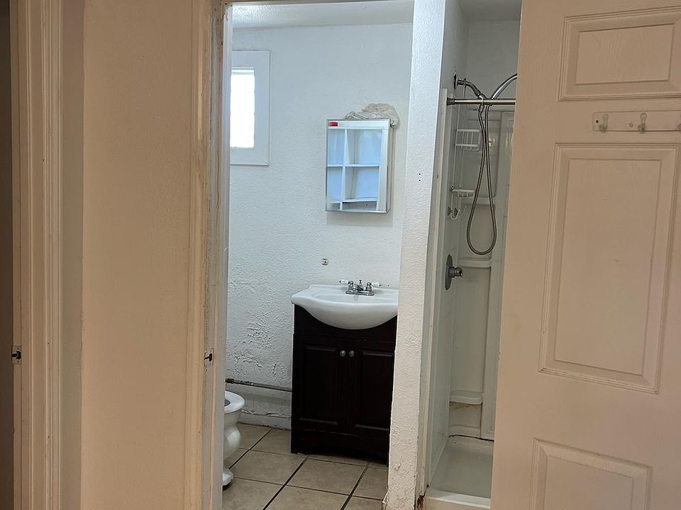1st image of 1827 N 10th Ave Unit 3