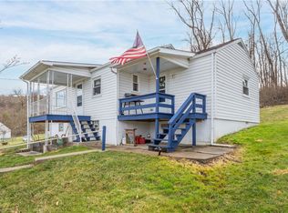 32 Maple St, Ellsworth, PA 15331