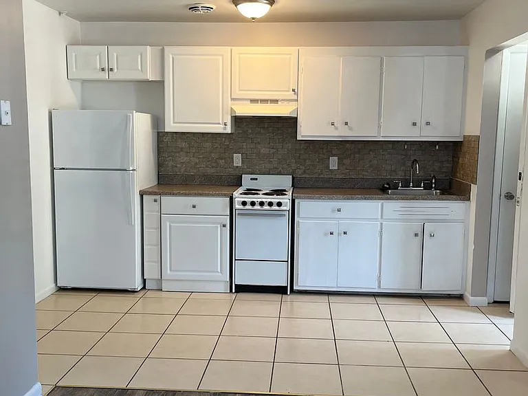1 bedroom apartment — Photo 10