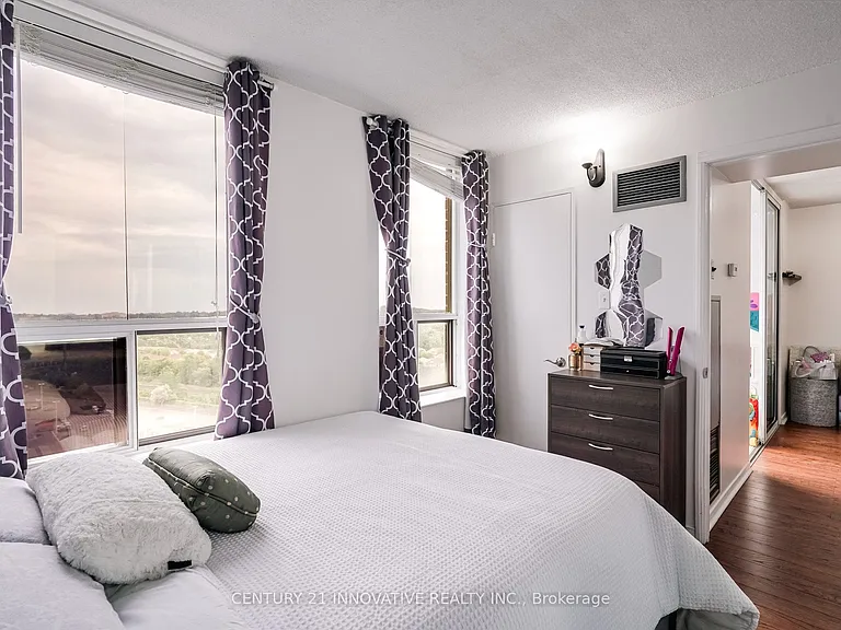 330 McCowan Rd #1702 — Photo 23