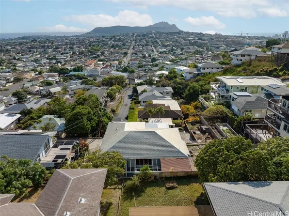 1532 Anuhea Pl, Honolulu, HI 96816