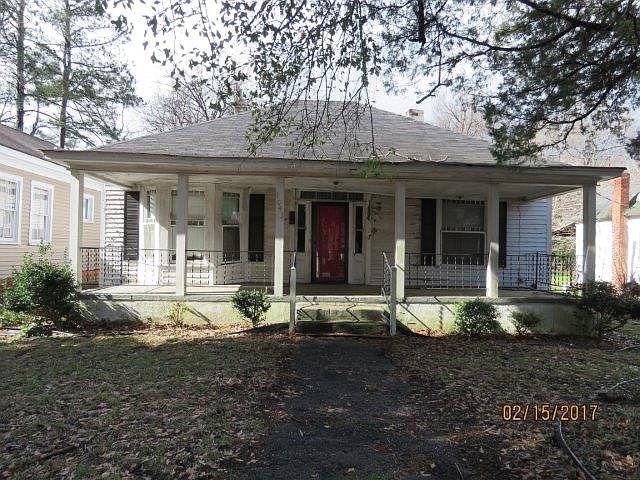 1st image of 1043 Henley St