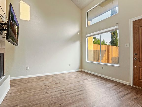 3rd image of 1414 Pajaro Ave APT 37