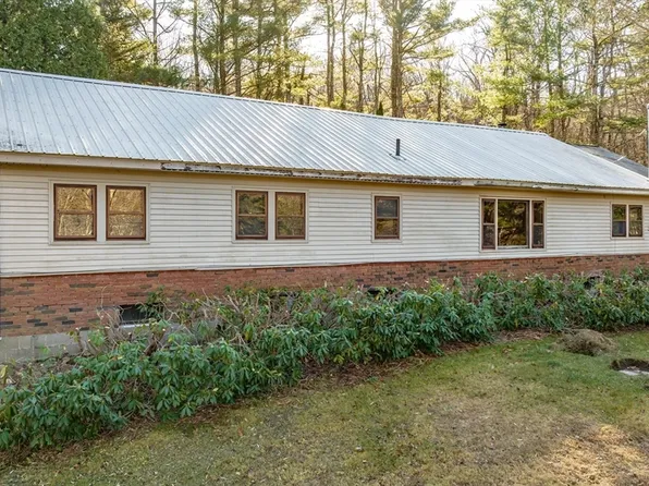 53 Chesterfield Rd, Williamsburg, MA 01096