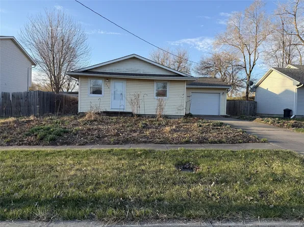 908 Gordon Dr, Knoxville, IA 50138