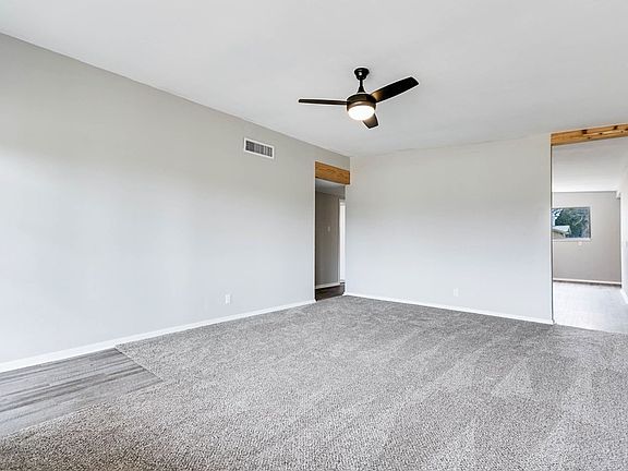 4th image of 2451 Greenwood St