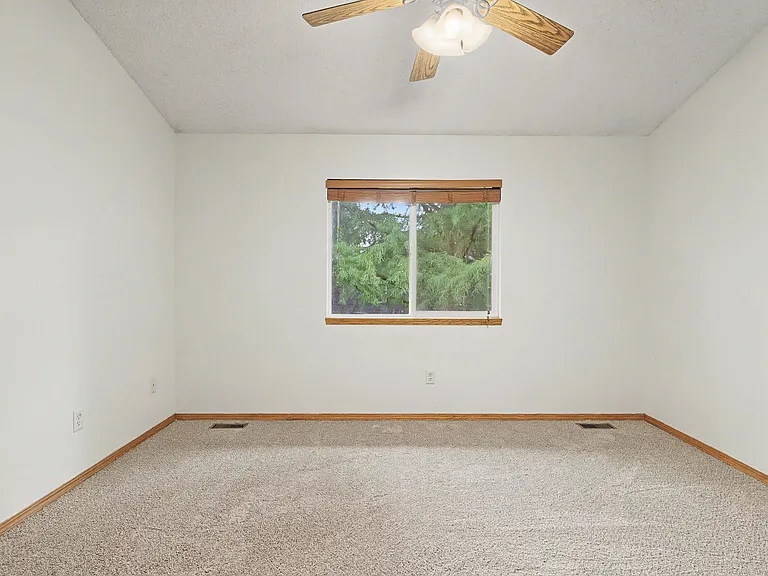 2316 N Shefford Cir — Photo 18