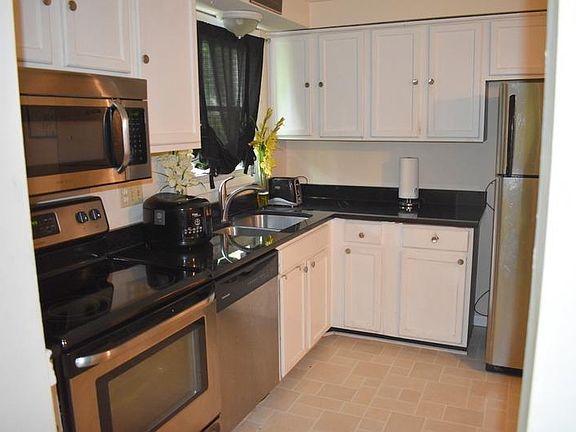 4th image of 11273 Lodgeview Ct