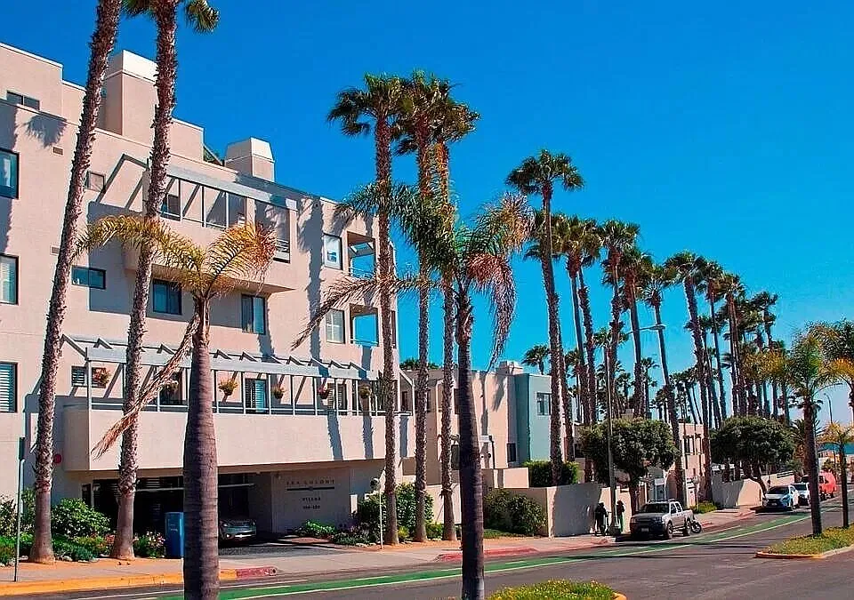 120 Ocean Park Blvd #607
