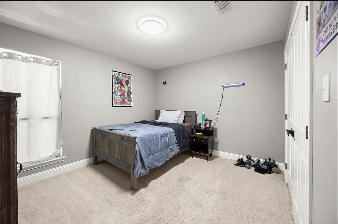 3 bed, 1840 sqft, $2,450 — Photo 1
