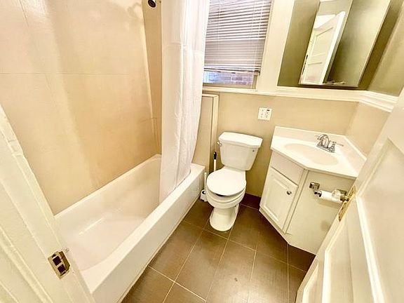4th image of 1468 Folsom St APT 2
