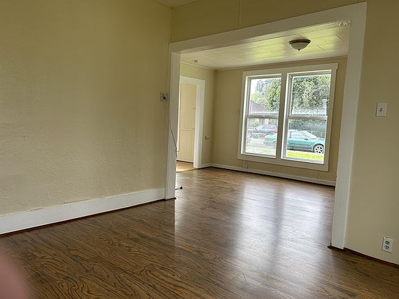 4th image of 1102 Arnold Ave