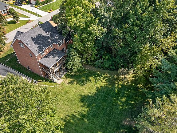 5th image of 860 Oaklawn Ct