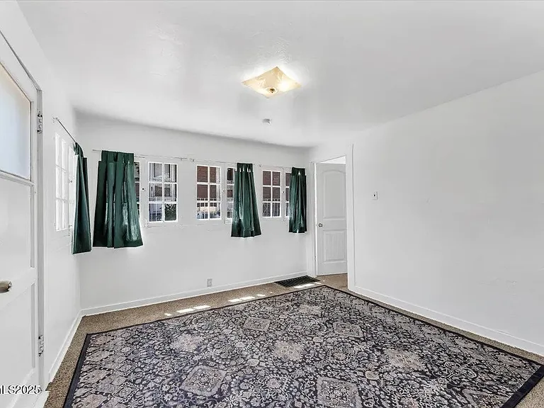 1145 Seminary Ave — Photo 20