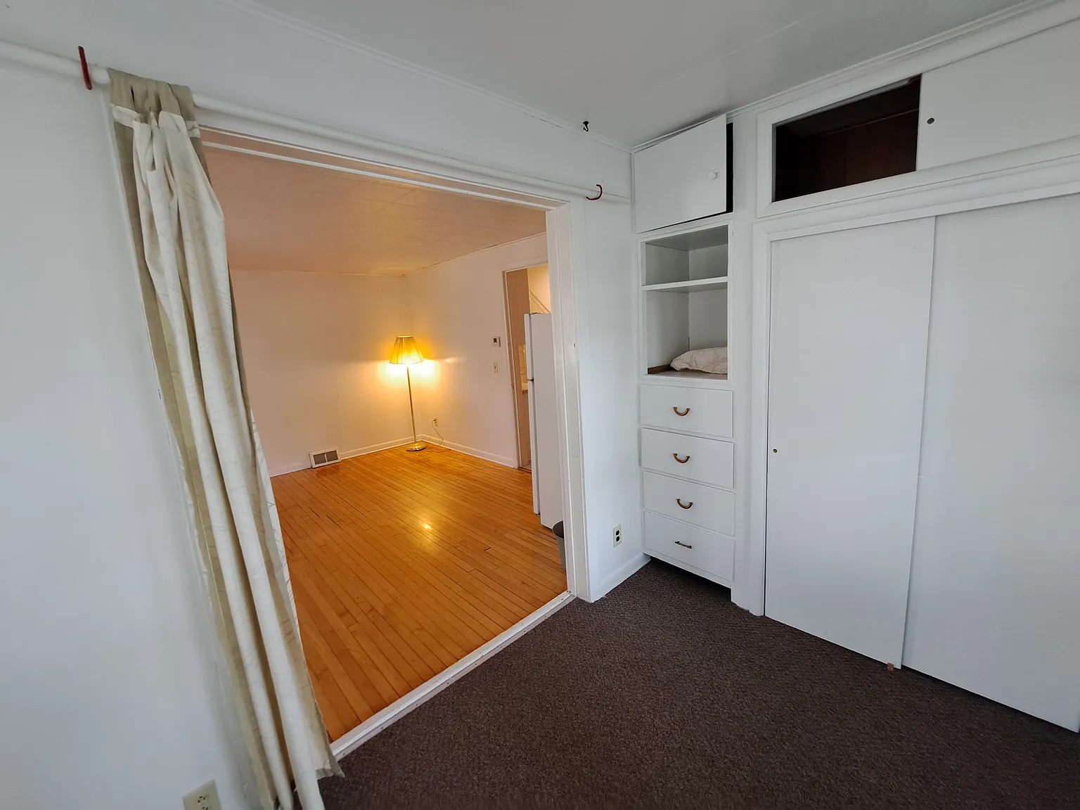 Studio, 400 sqft, $1,050 — Photo 4